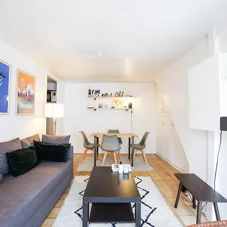 Very Nice Design Apartment In Grands Boulevards Apartament Paryż